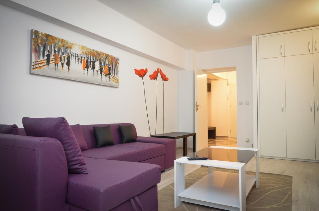 Dracula Adventure Tours Accommodation Bukarest Exterior foto