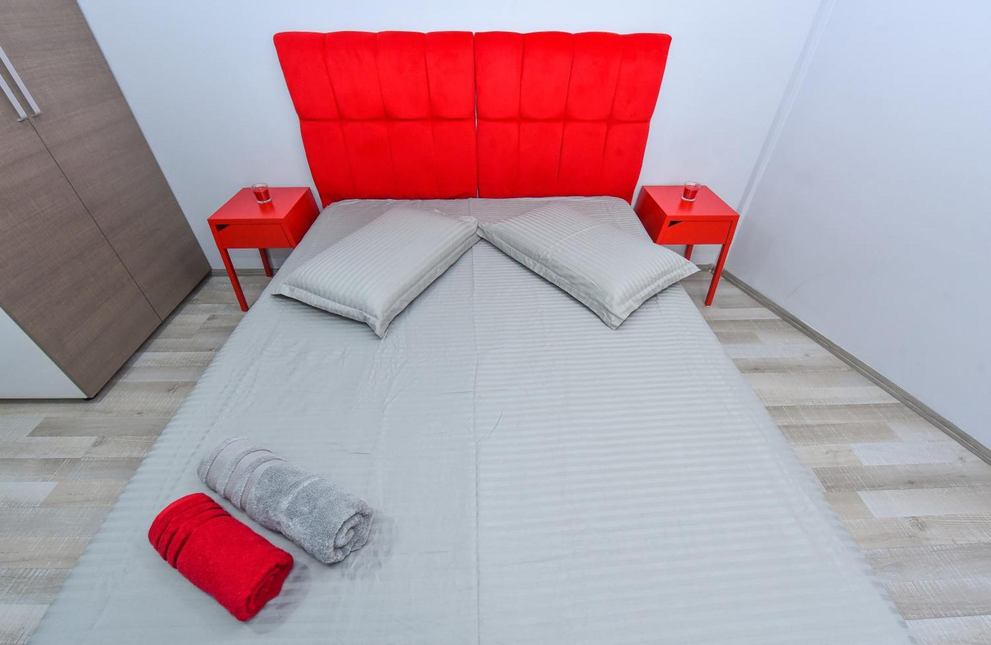 Dracula Adventure Tours Accommodation Bukarest Exterior foto
