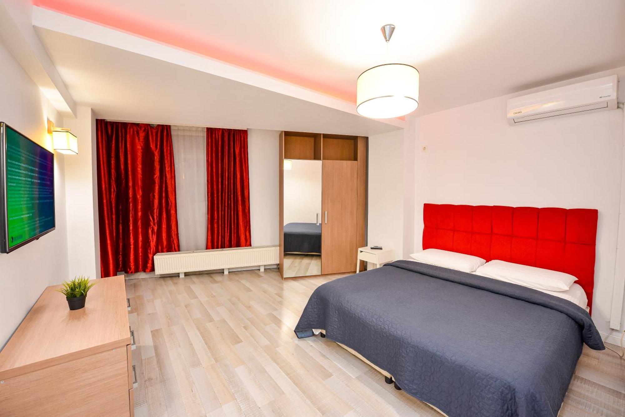 Dracula Adventure Tours Accommodation Bukarest Exterior foto