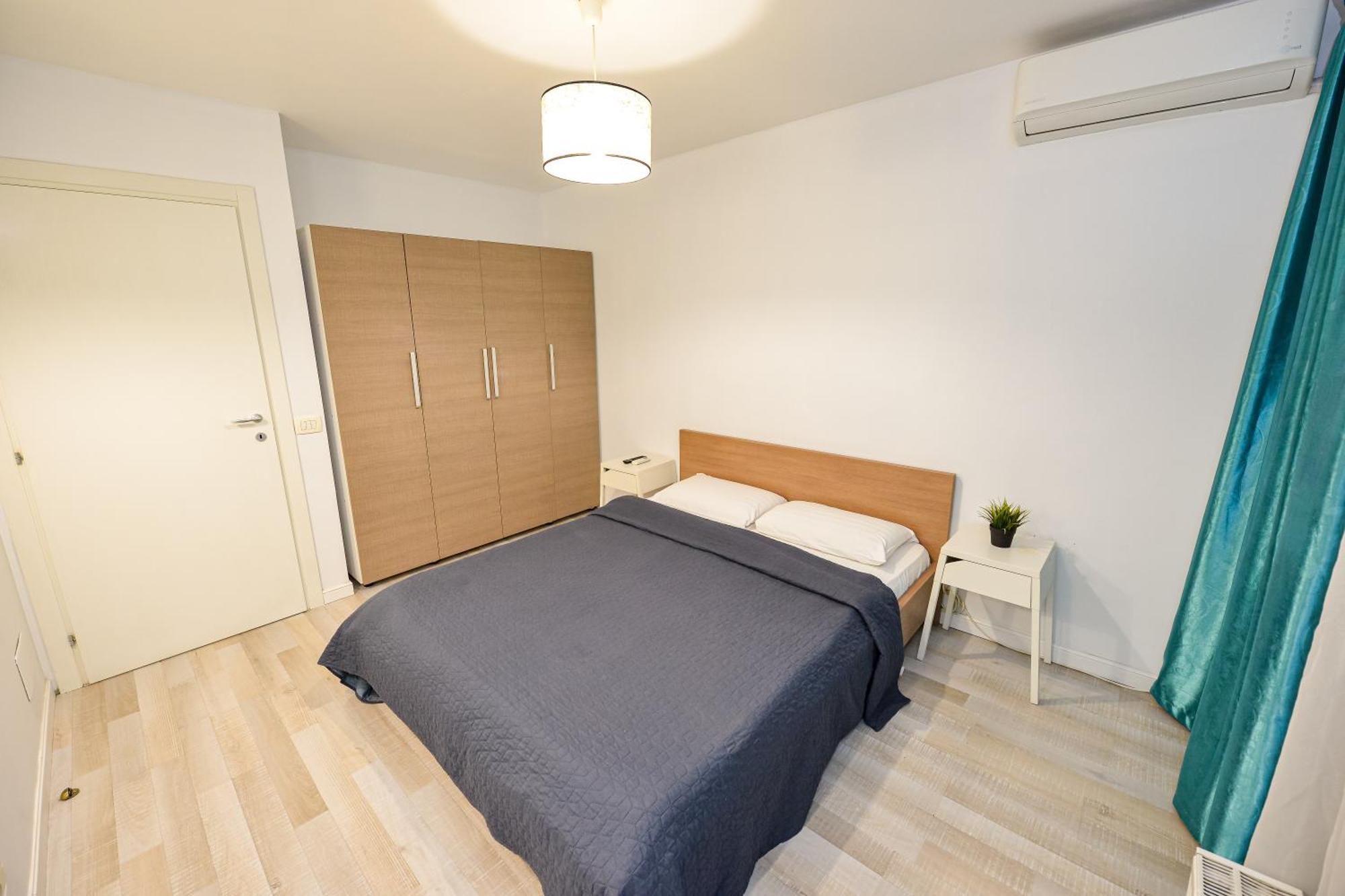 Dracula Adventure Tours Accommodation Bukarest Exterior foto