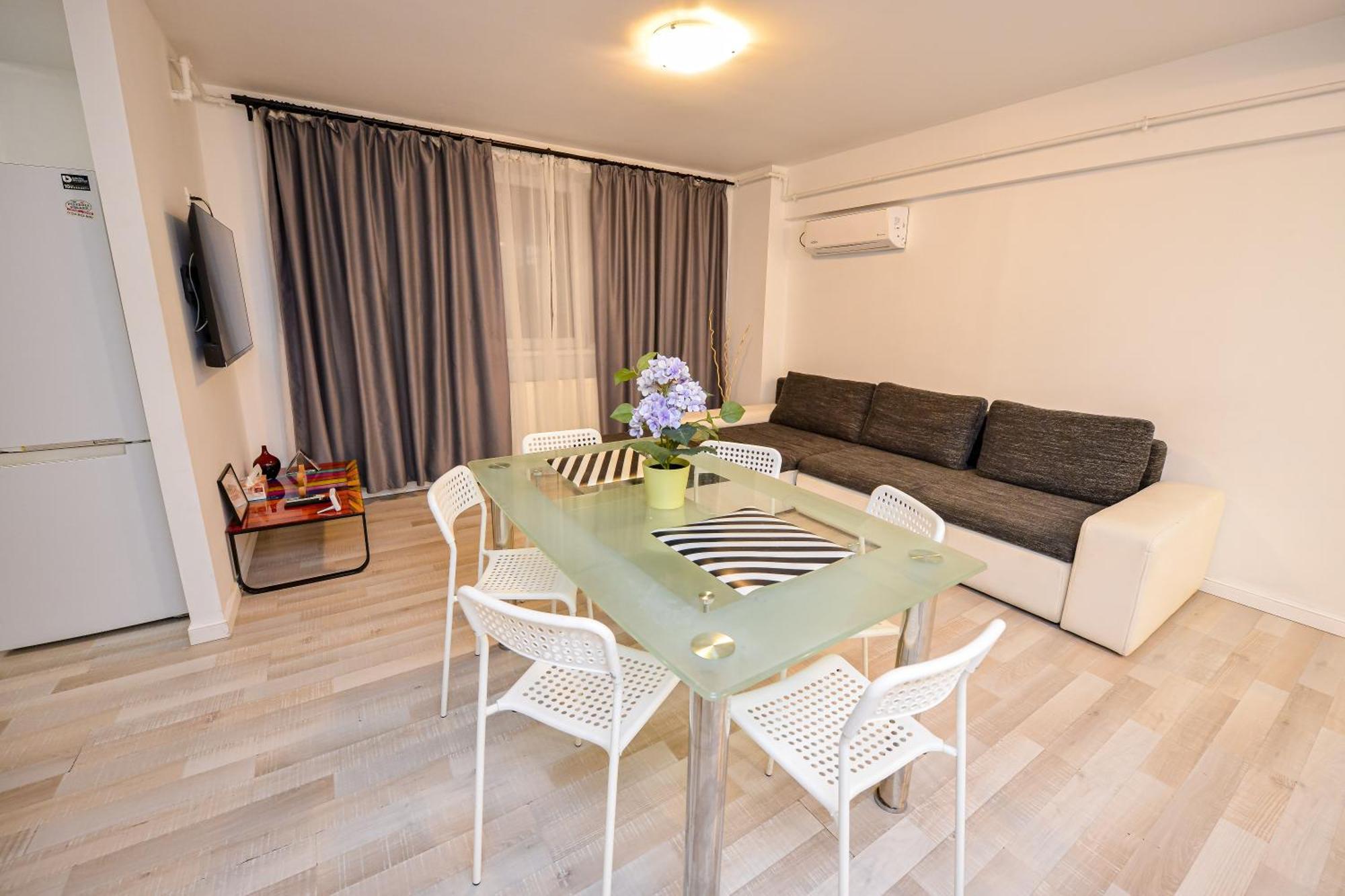 Dracula Adventure Tours Accommodation Bukarest Exterior foto
