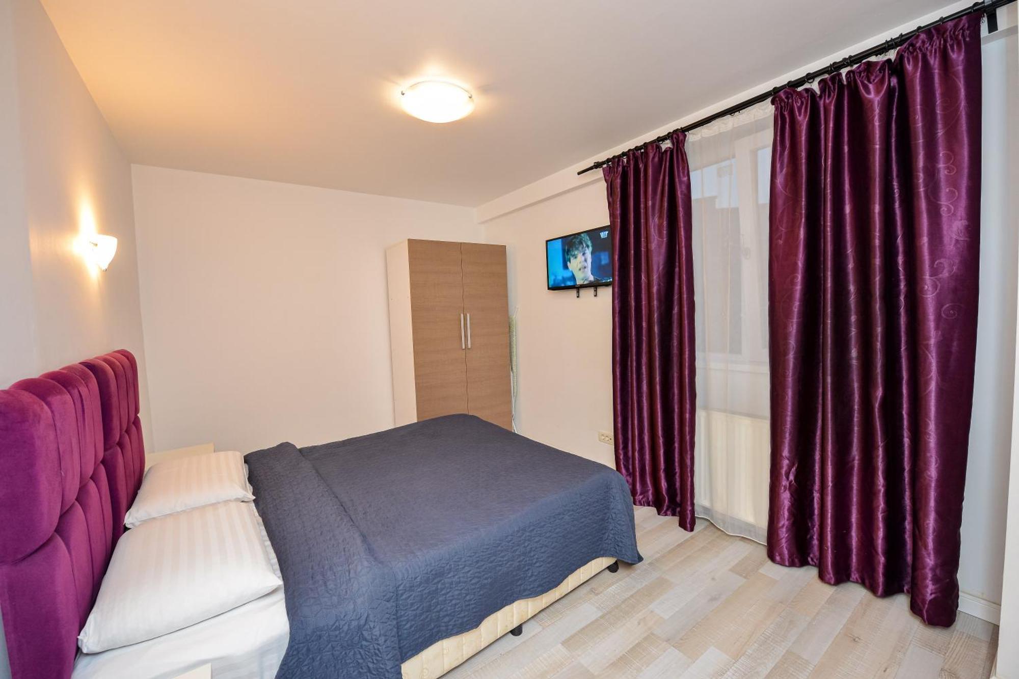 Dracula Adventure Tours Accommodation Bukarest Exterior foto