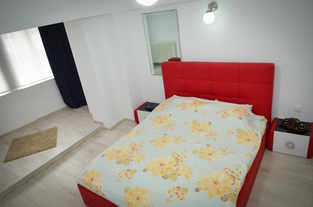 Dracula Adventure Tours Accommodation Bukarest Exterior foto